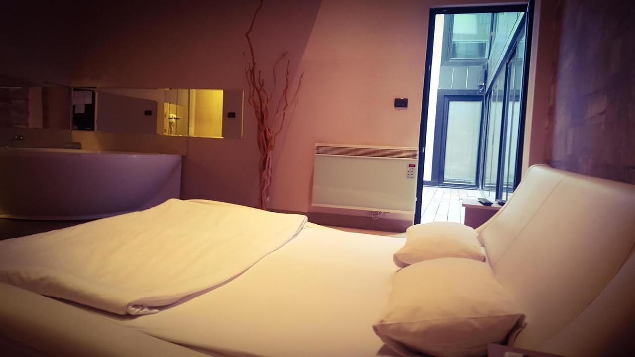 B&B Beo-River Sajmiste ภายนอก รูปภาพ