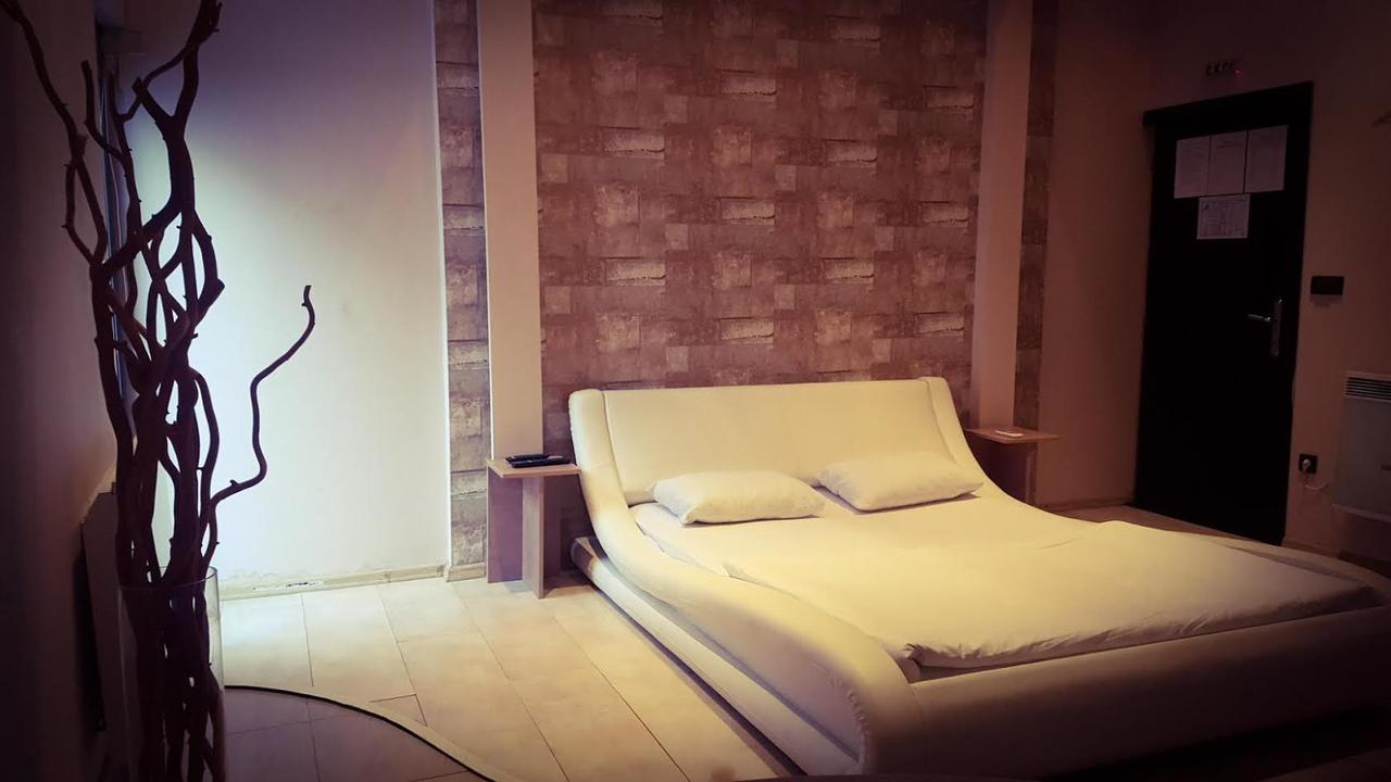 B&B Beo-River Sajmiste ภายนอก รูปภาพ