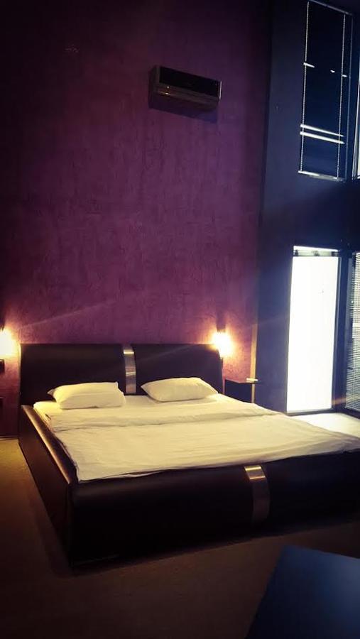 B&B Beo-River Sajmiste ภายนอก รูปภาพ