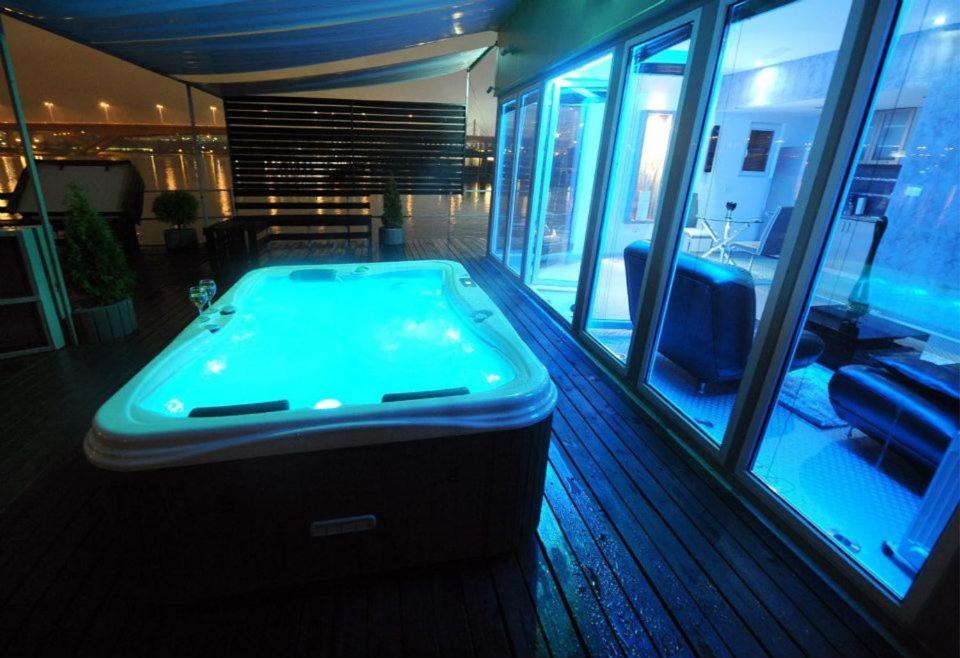 B&B Beo-River Sajmiste ภายนอก รูปภาพ